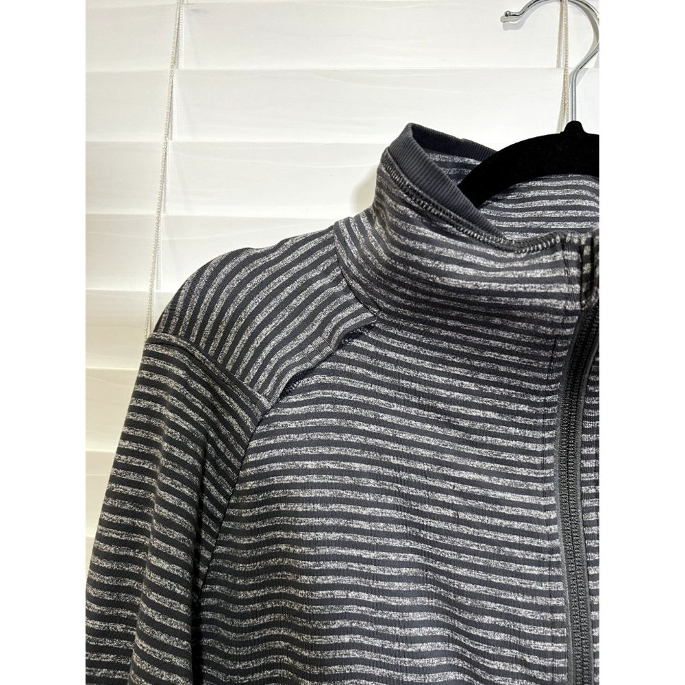 Lululemon 1/4‎ Zip Pullover - Size L - Picture 3 of 6